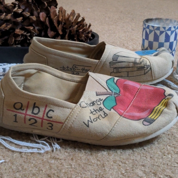 🌼 Size 7 - Teacher Shoes - 'Toms-Inspired'🌼 - Picture 6 of 6
